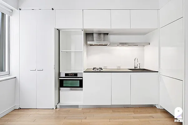 Rented by REZI | media 38