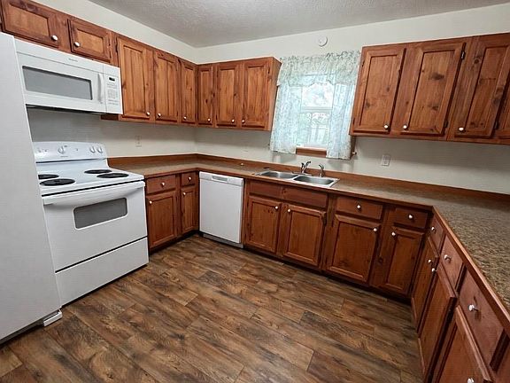 2nd image of 128 Graystone Rd