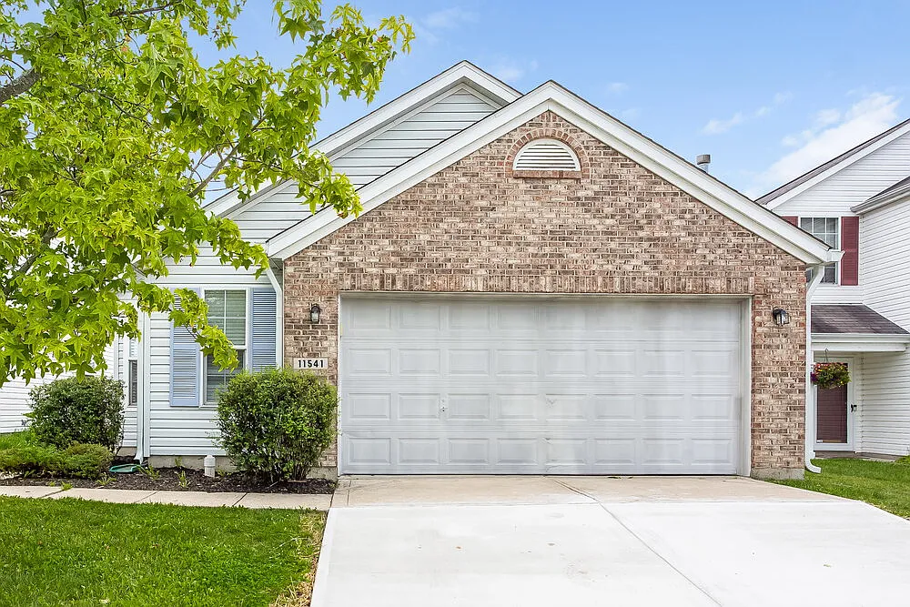 3 bed, 2.0 bath, 1186 sqft, $1,990 — Photo 1