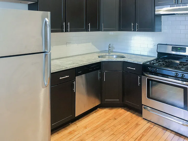 3639 1/2 N Paulina St #2 — Photo 9