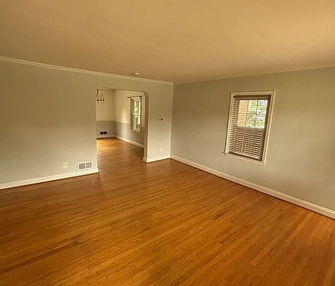 906 Fairmount Ave — Photo 3