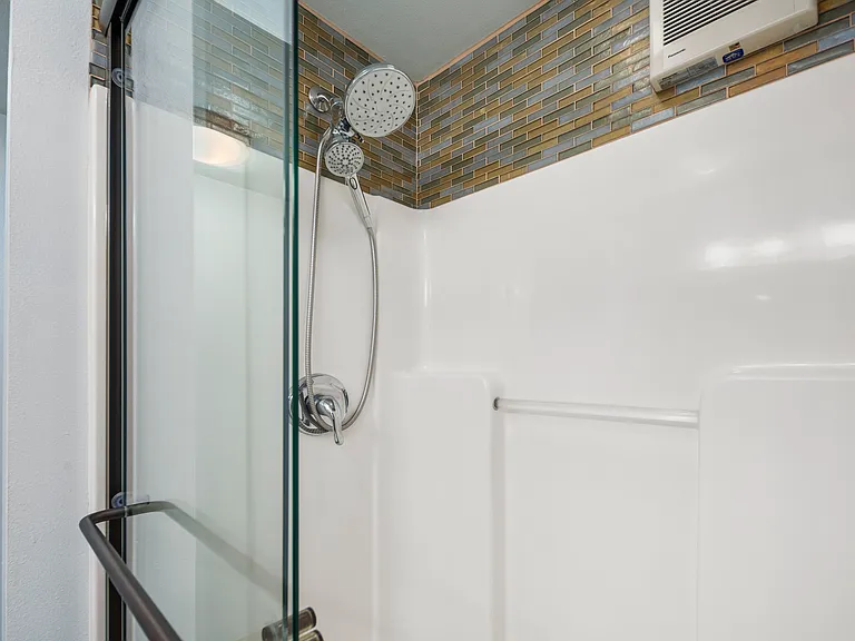 13736 Riviera Pl NE #B — Photo 17