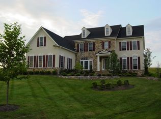 5 Traylor Dr, West Chester, PA 19382