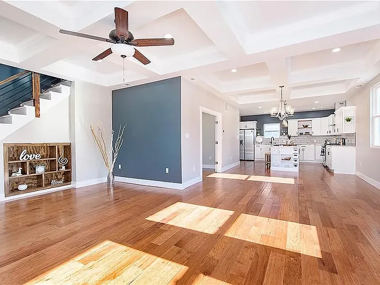 309 N Keystone Ave — Photo 2