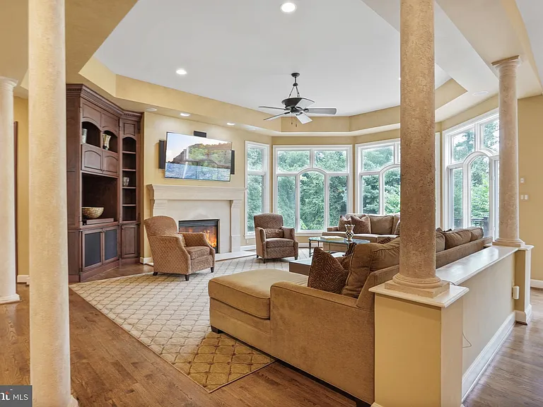 9864 Walker Glen Ct — Photo 113