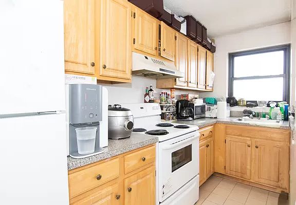 3rd image of 25-40 Shore Blvd #14A