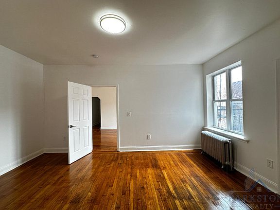 4th image of 11 Gifford Ave #5B