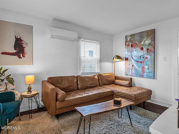 5th image of 403 Sunset Place