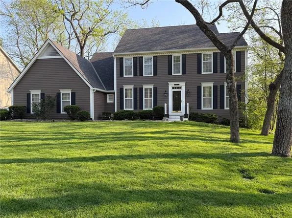 11203 W 124th St, Overland Park, KS 66213
