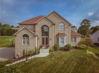 129 Divot Ln, Beaver Falls, PA 15010