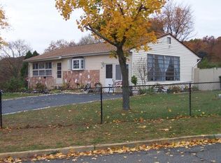 99 Pinetree Dr, Parlin, NJ 08859