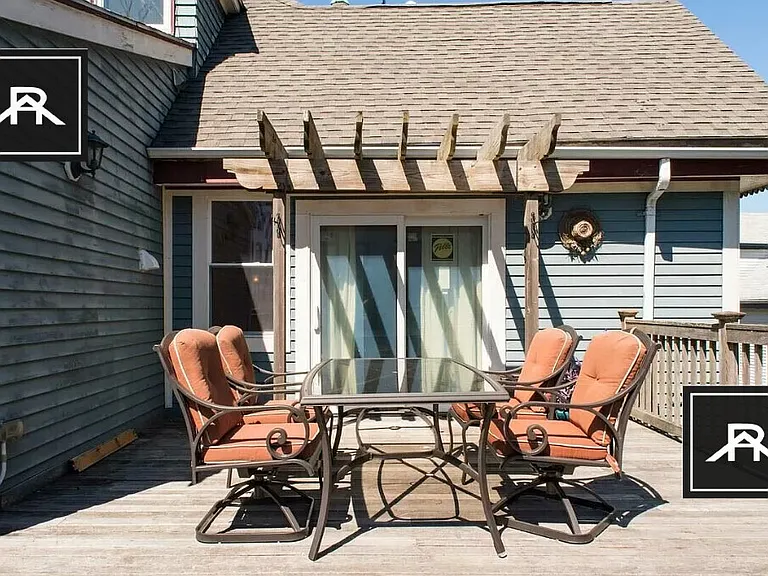 76 Georgia St #2 — Photo 6
