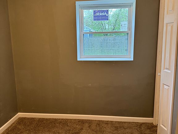4th image of 853 Bellevue Ave