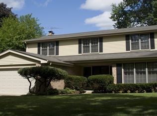 2329 Sussex Ln, Northbrook, IL 60062