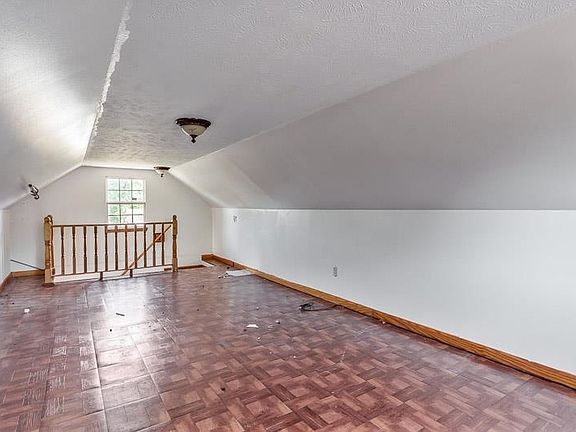 32nd image of 731 Wheeler Ave