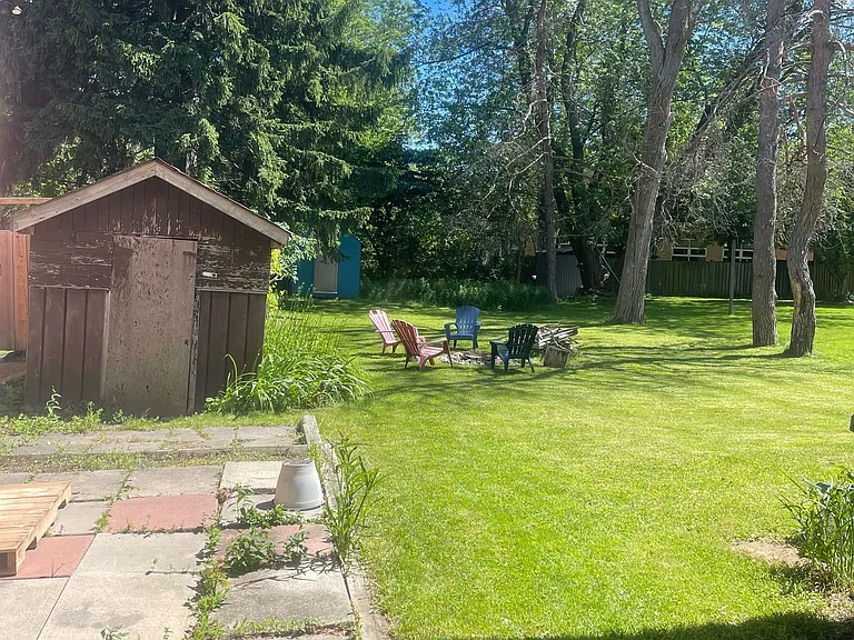 27 Wanita Rd — Photo 4