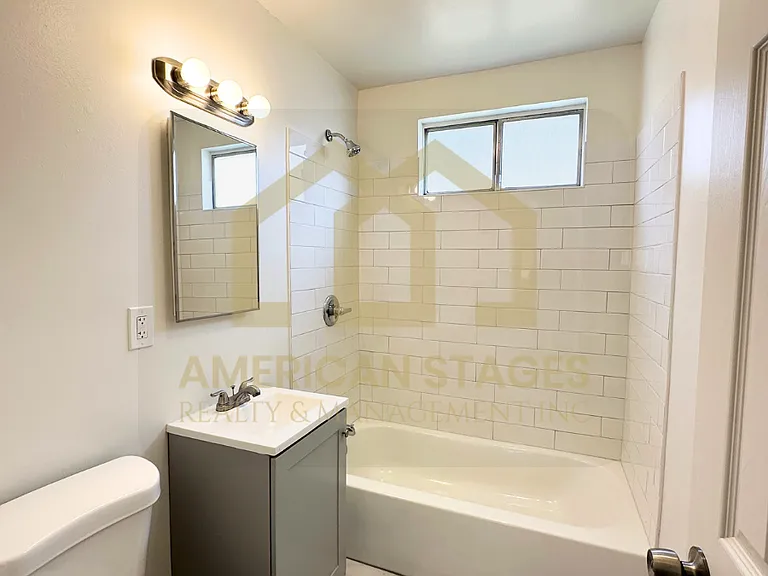 517 N South St — Photo 9