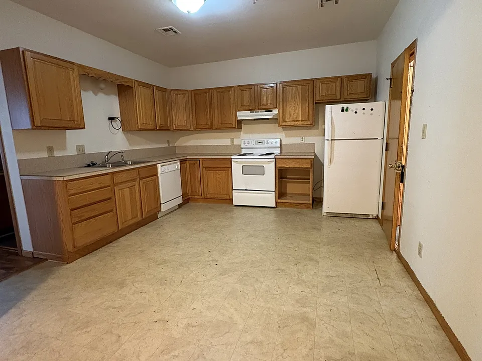 218 W Central Ave
