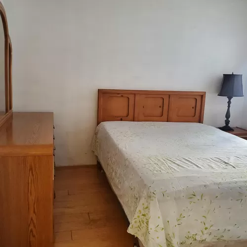 Private room with shared bathroom. Furnished with a full bed, dresser & a bedside night stand. Plenty of natural light
$950/month. - 18657 Bold St