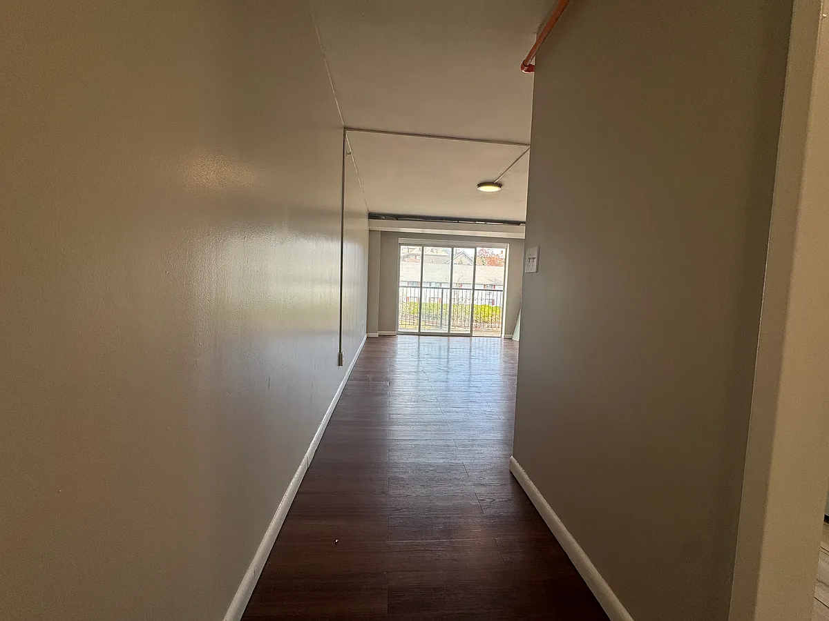 Building Photo - 120C6 Hillside Ave #C6