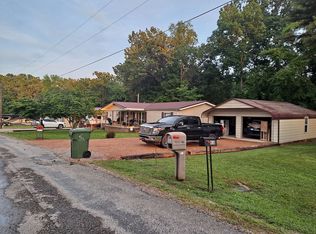 450 Beach Dr, Springville, TN 38256