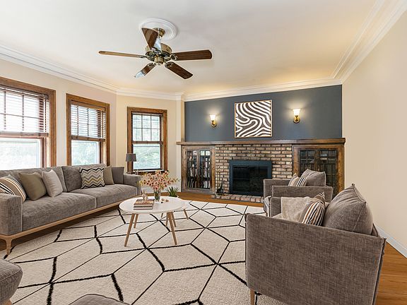 3rd image of 1518 W Thorndale Ave APT 3W