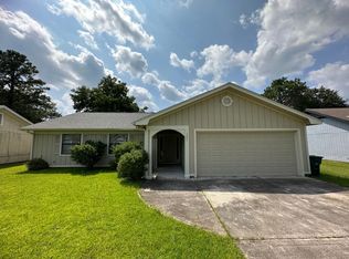 307 Lakeview Dr, Kingsland, GA 31548