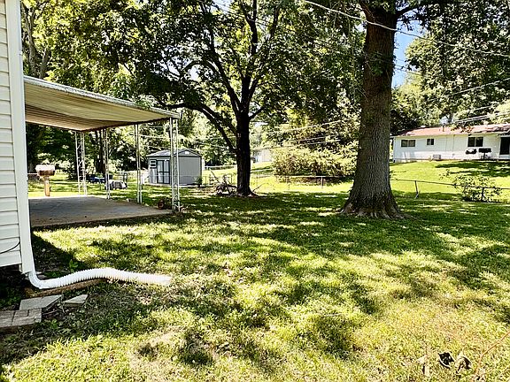 3rd image of 11665 Fox Hall Ln