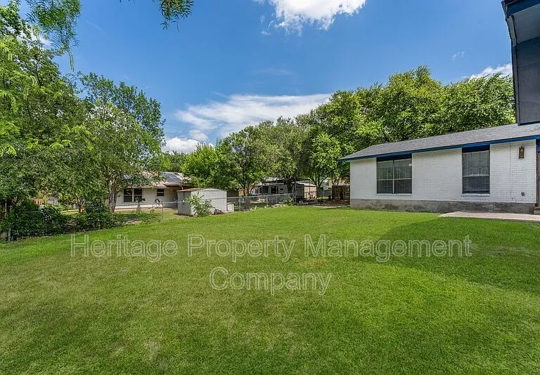 2526 Town Briar St — Photo 36