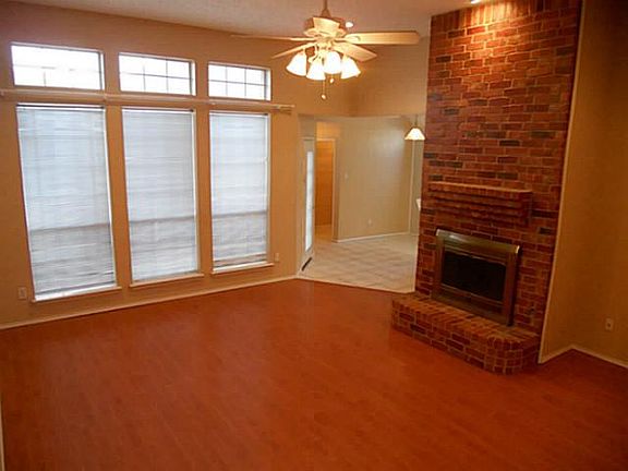 2nd image of 1681 Shannon Dr
