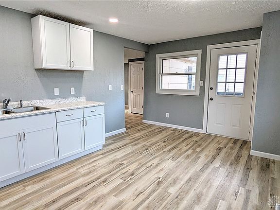 3rd image of 32 Wolf Ave