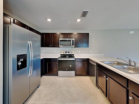 5th image of 4272 SW 24 Thoakridge Dr #3007