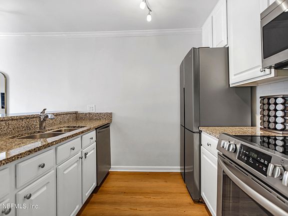 4th image of 410 1ST Street S #J
