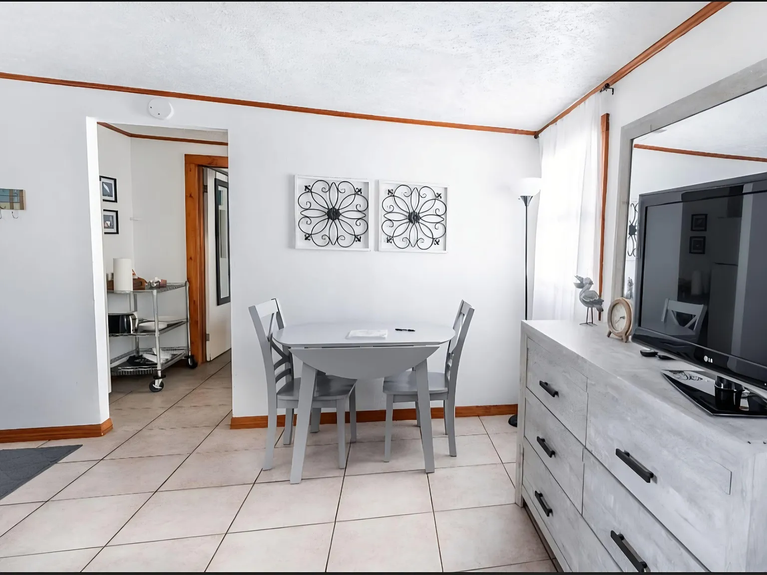 1 bed, 1.0 bath, 404 sqft, $1,594 — Photo 4