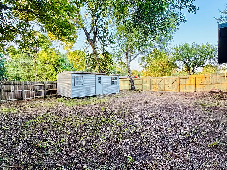 923 California St — Photo 20