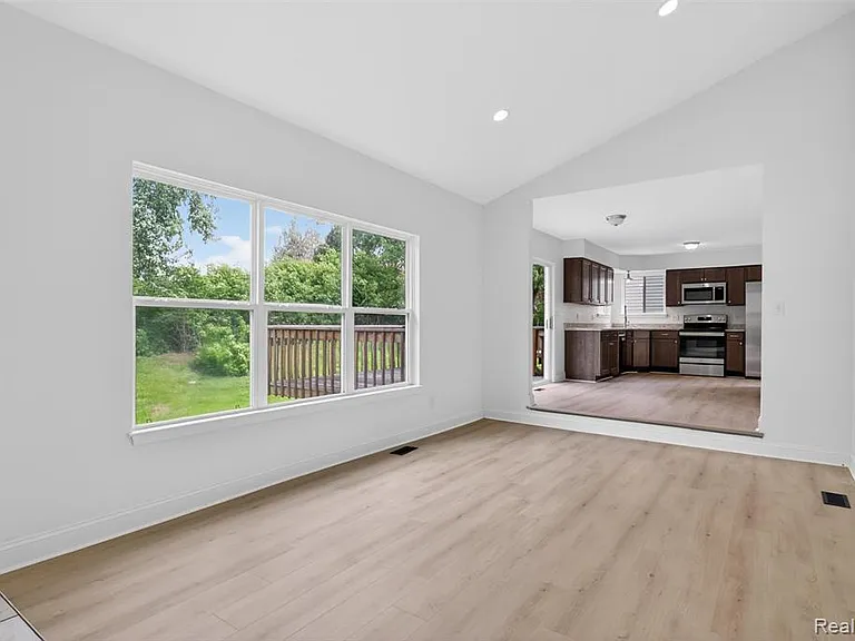 3457 Ashburnam Rd — Photo 20