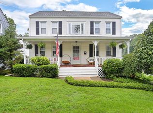 36 Lakeview Ave, New Canaan, CT 06840
