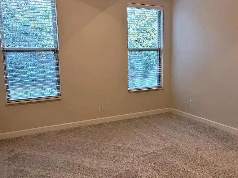 218 Windsor Chase Ct — Photo 9