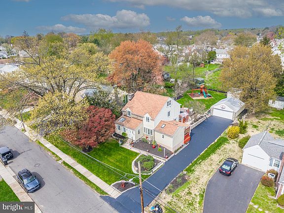 2nd image of 320 Prospect Rd