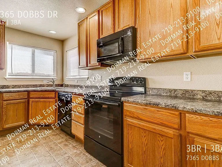 7365 Dobbs Dr — Photo 7