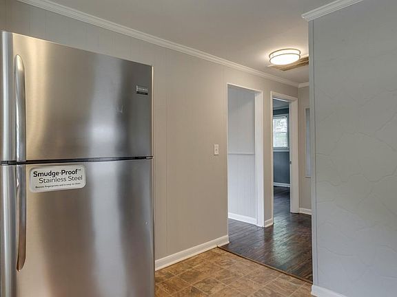 5th image of 219 Hart Ln #A