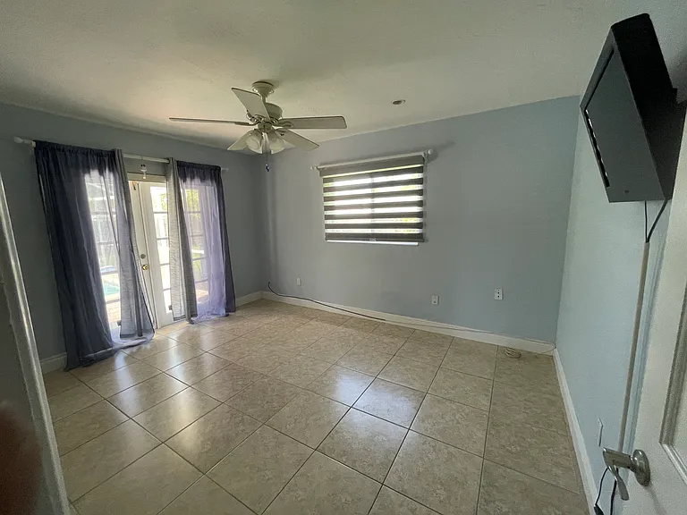 18865 SW 95th Ave — Photo 6