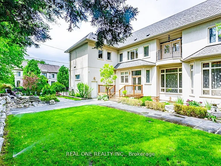 15 Royal Oak Dr — Photo 29