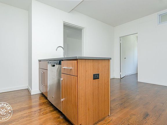 3rd image of 1209 Dekalb Ave APT 201