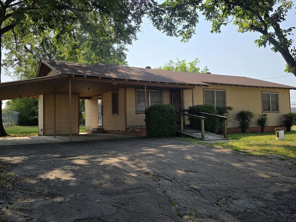 1st image of 210 Mill St