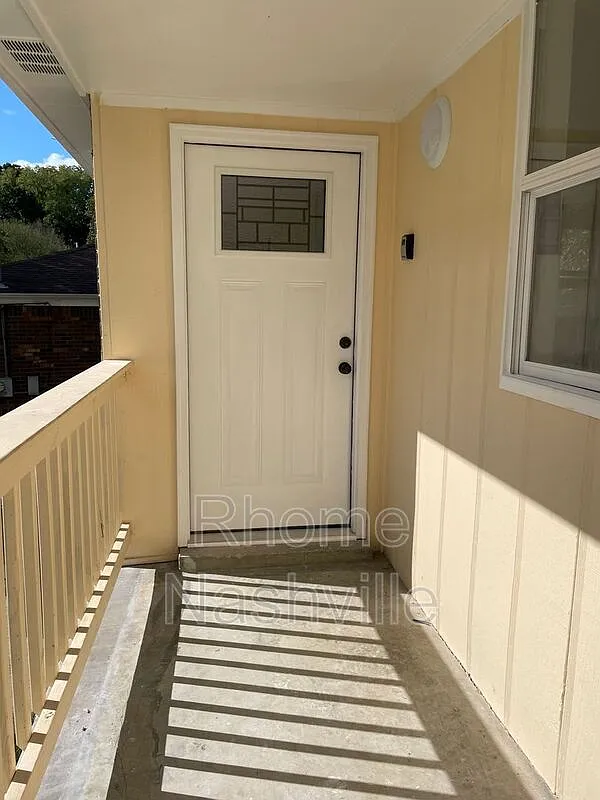 2 bed, 1.0 bath, 800 sqft, $1,500 — Photo 2