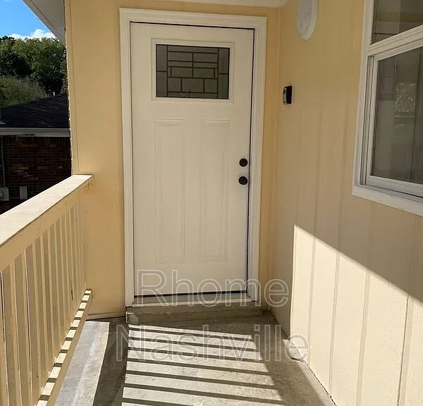 916 Algonquin Ct — Photo 2