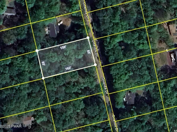 20 Oneida Dr, Gouldsboro, PA 18424