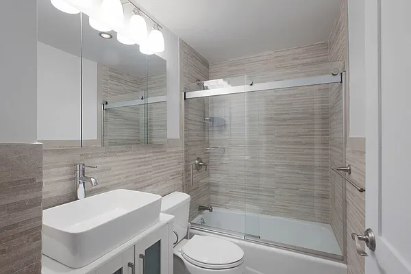 Sold by R New York | media 8