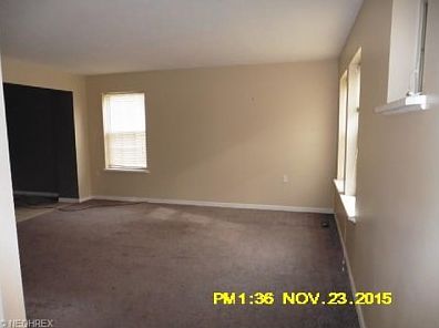 2nd image of 12121 Farringdon Ave